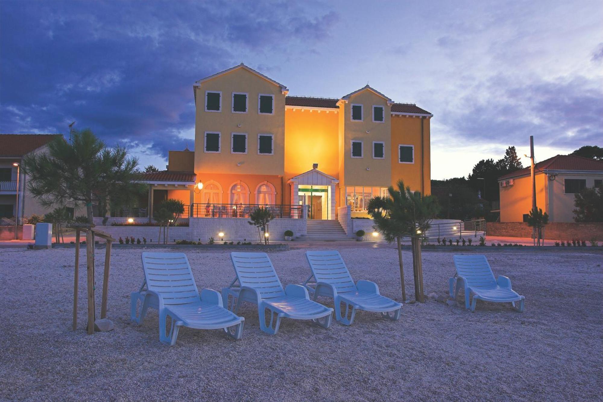Hotel Spongiola Krapanj Exteriör bild